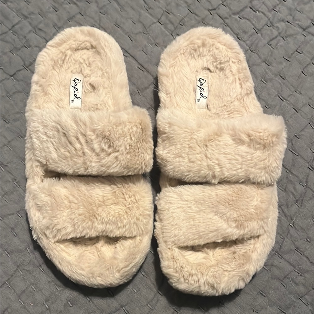 Fuzzy Cream Slippers